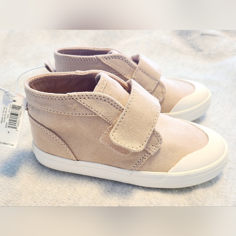 9T old navy pink ankle boots brand new with tags!